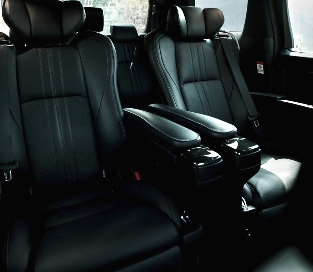 Lexus LM 300h-Interior3